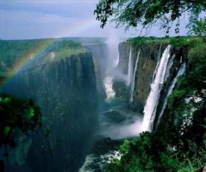 yapboz Victoria Şelalesi Zambezi Nehri üzerinde Zambiya ve Zimbabwe sınırında